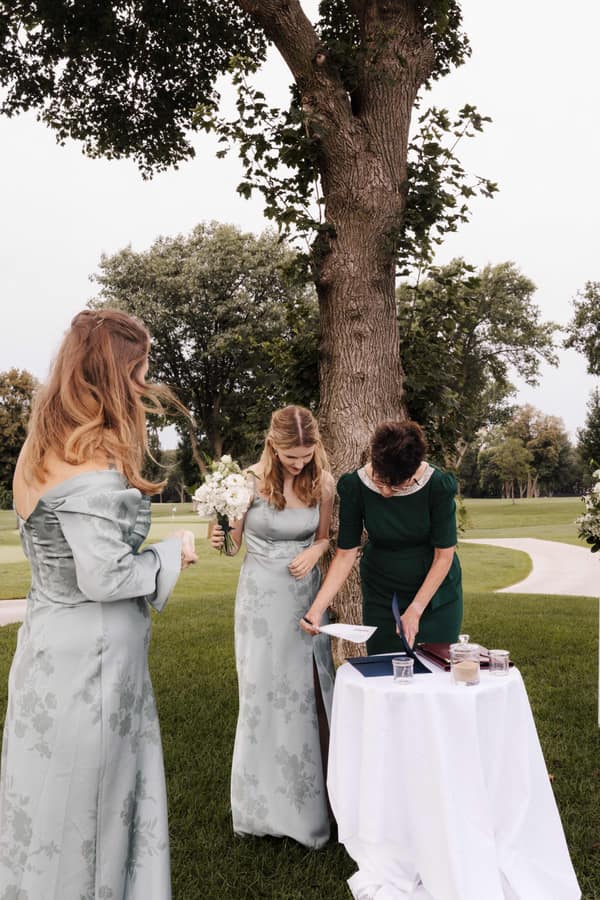 Ruth and Emily wedding photograph 91